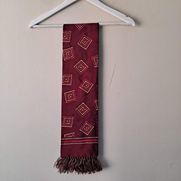 Mens Burgundy & Tan Geometric Rectangular Neck Scarf wFringes - Size 11" X 45" - Picture 7 of 11